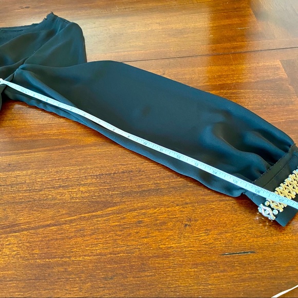 NWOT Guess Blouse with Pearl and Metallic Accents - Picture 8 of 8